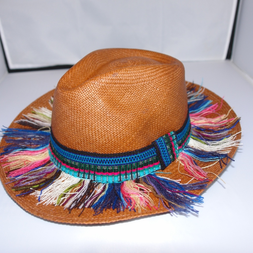 100% straw hats